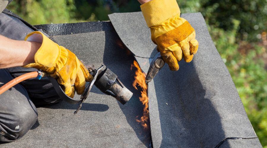 Professional gutter cleaning in Gleneden Beach, OR
